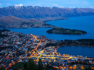 auckland to queenstown